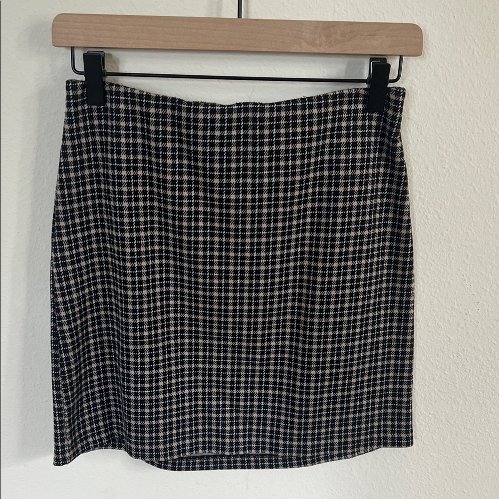 Classic Black White and Brown Houndstooth Skirt